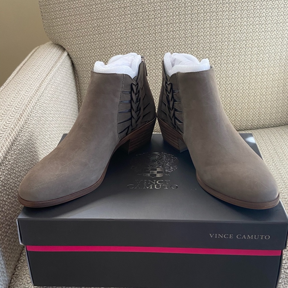 Vince Camuto Prestetta True Suede Bootie 8M - Picture 6 of 11